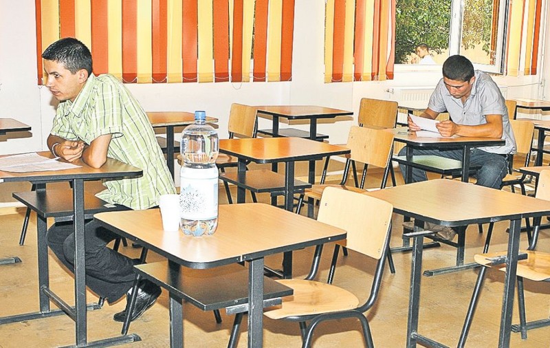Pe elevi nu-i doare de bacalaureat! În 10 ani, procentul celor care trec de a doua sesiune de Bac a scăzut cu 64%