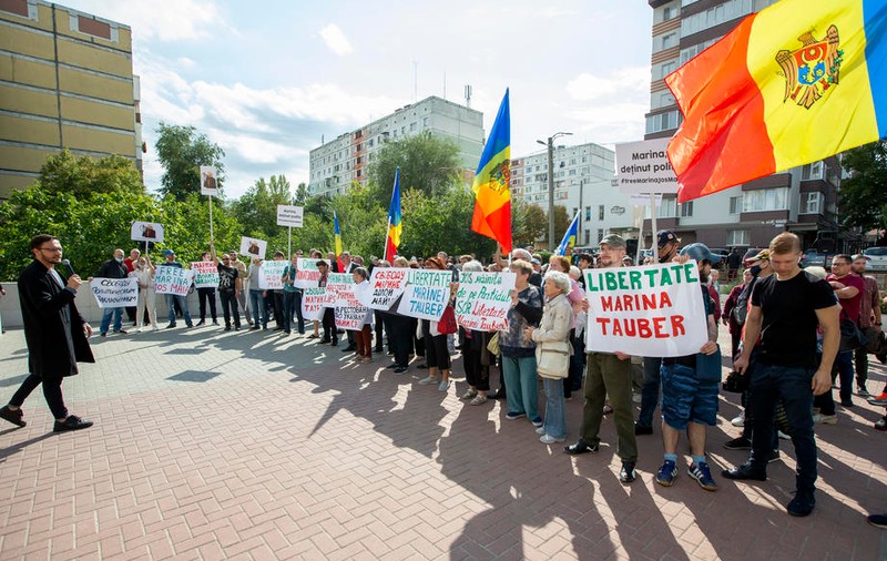 Protest antiguvernamental la Chișinău, organizat de un partid prorus. Aproximativ 20.000 de oameni, în stradă
