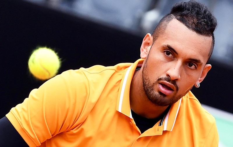 VIDEO | Nick Kyrgios, ieșiri nervoase la Roma. A abandonat meciul după ce a aruncat cu scaune și a înjurat. Amendă de 20.000 de euro!