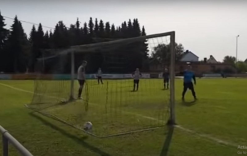 VIDEO | O echipă din Germania a fost învinsă cu 37-0, după ce jucătorii au respectat distanțarea socială în timpul meciului
