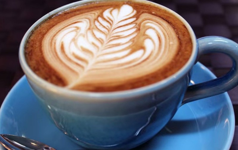 Cum să faci DESENE ÎN CAFEA LA TINE ACASĂ? E atât de simplu! VIDEO
