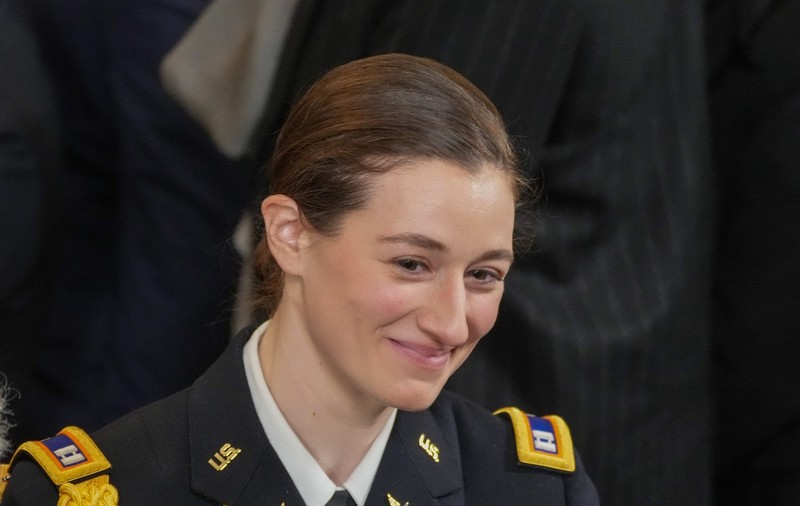 Cine este femeia-soldat de la bordul elicopterului implicat în tragedia aeriană de la Washington: „A fost o războinică”. Criticile lui Donald Trump