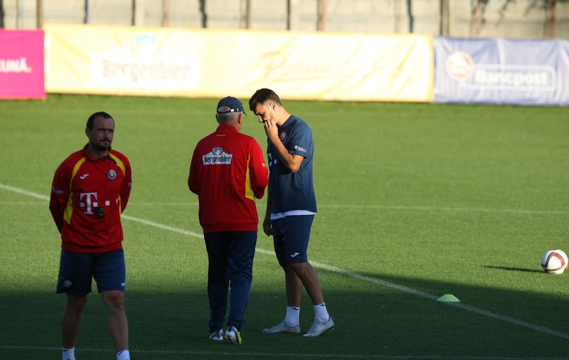 PRELIMINARII EURO 2016, ROMÂNIA - GRECIA (luni, ora 21:45, TVR 1). Generalul i-a acordat o atenție specială lui Budescu la antrenamentul oficial. Atacantul Astrei ar putea fi titular / FOTO