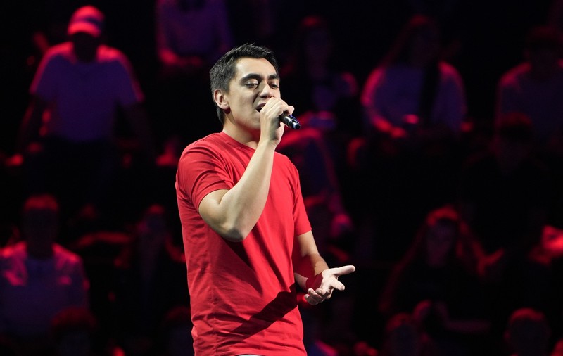Cine este Robert Olaru de la X Factor 2025. Ziua forează puțuri și noaptea studiază. „Tata îmi spunea să mă las de muzică”