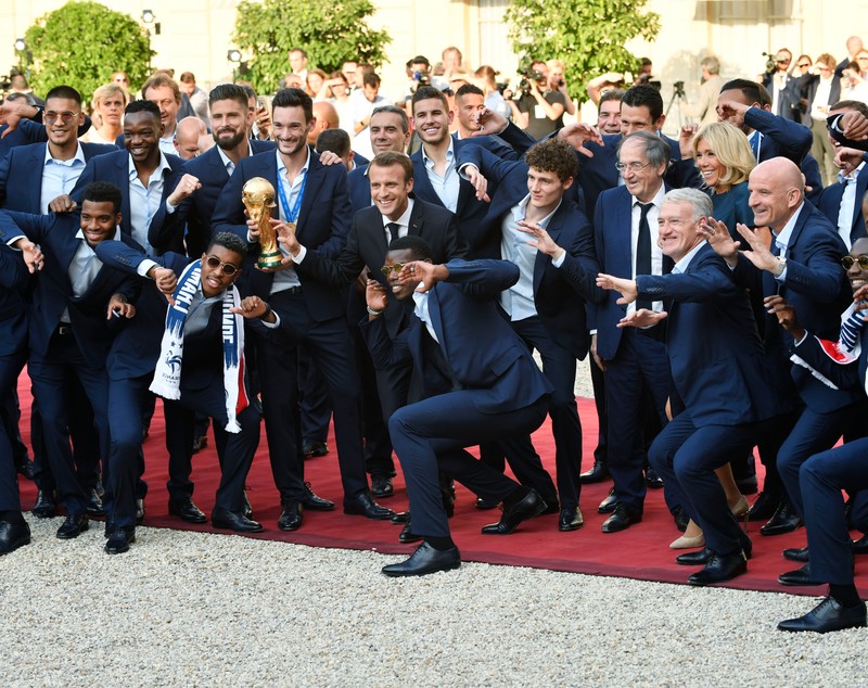 Campionii mondiali vor primi Legiunea de Onoare. ”Les Blues”, dineu la Palatul Elysee / GALERIE FOTO