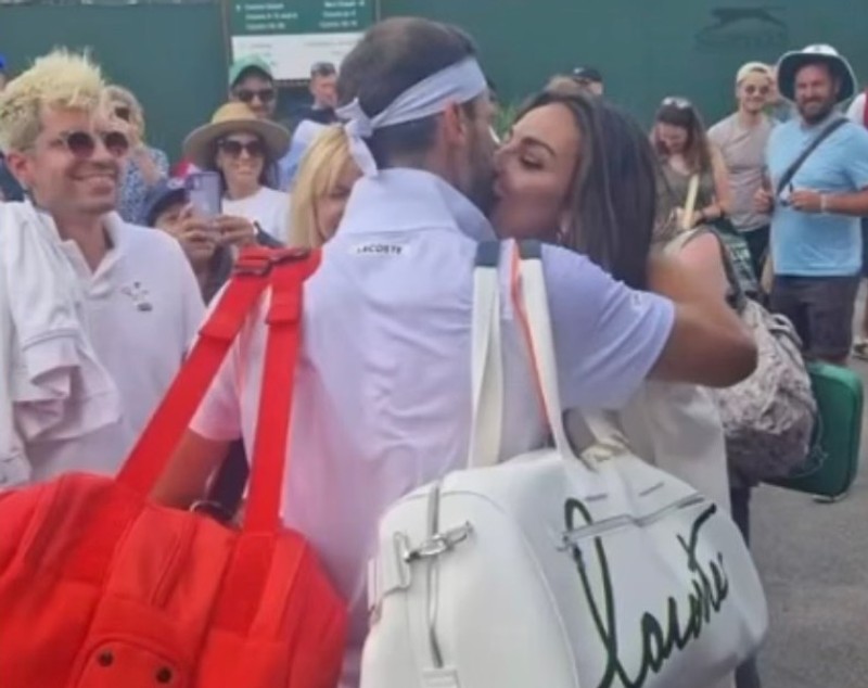 Sărut pasional între Mădălina Ghenea și Grigor Dimitrov, în public. Românca și-a consolat iubitul, care a pierdut un meci important