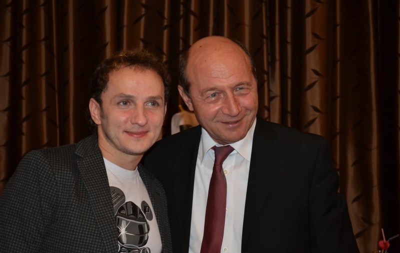 Mihai Trăistariu şi-a petrecut Revelionul cu Traian Băsescu:"Nu a vrut dedicaţii" - FOTO