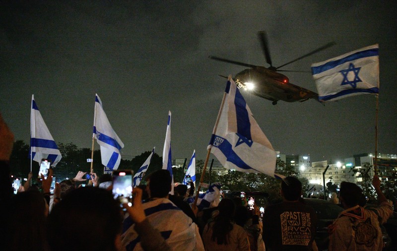 Armistițiul din Fâșia Gaza a fost prelungit cu încă două zile. 11 ostatici au fost eliberați de Hamas, în schimbul a 33 de prizonieri palestinieni, și au ajuns în Israel