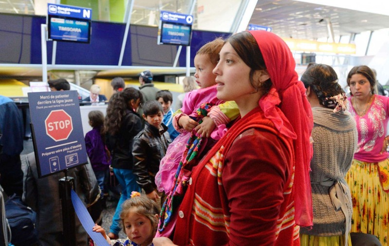 Deutsche Welle, despre cum sunt primiți migranții romi într-un oraș din Germania. Primar: ”Au devenit parte a societății”
