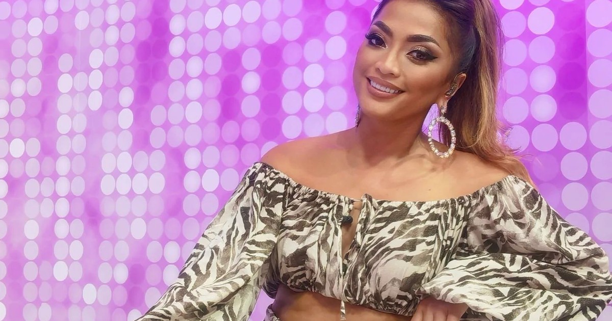 Bella Santiago