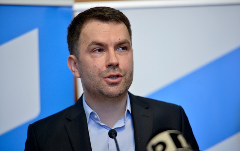 SURSE: Deputat USR, dat afară din grupul parlamentar după ce a criticat conducerea. Cum a argumentat Drulă