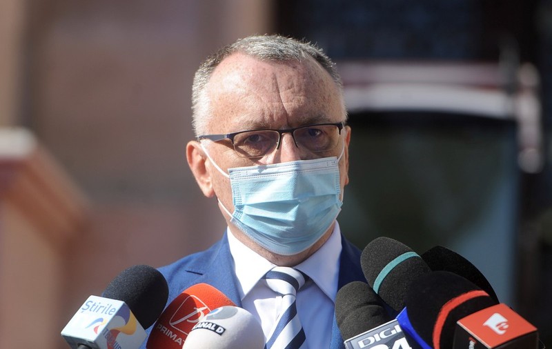 Burse de până la 590 de euro lunar pentru profesorii refugiați din Ucraina care vor să lucreze în facultățile românești