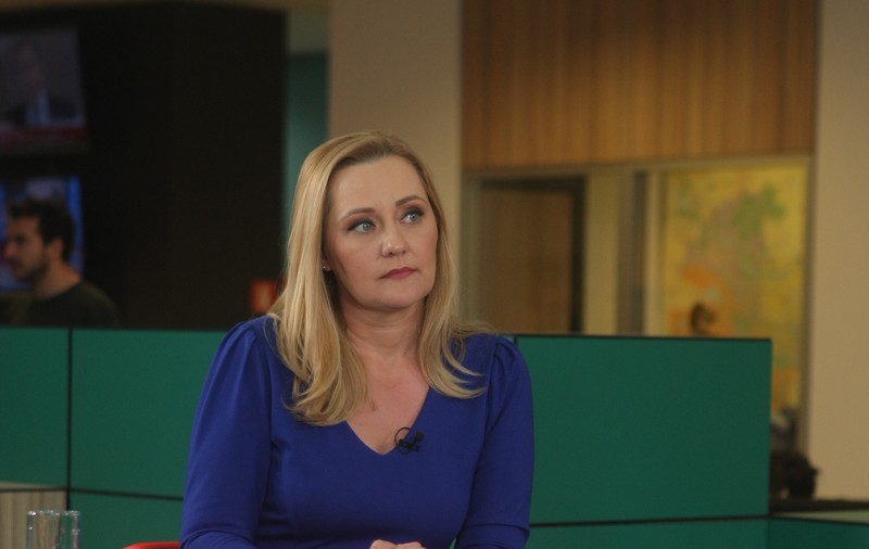 VIDEO EXCLUSIV. Elena Lasconi a aflat dramele din copilăria Monicăi Bârlădeanu. Un tată violent, care-i bătea mama și într-un final s-a sinucis