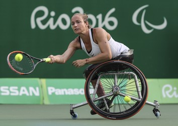 Olandeza Jiske Griffioen, în timpul meciului de tenis pentru medalia de aur de la Jocurile Paralimpice. (FOTO: EPA)