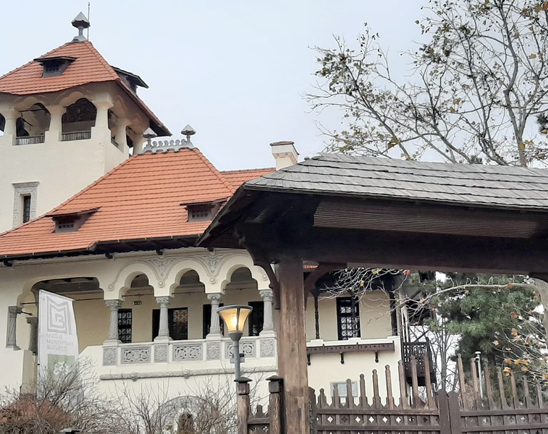 POVEȘTI DIN BUCUREȘTI | Vila cu clopoței în turn și misterul ceramicii albastre