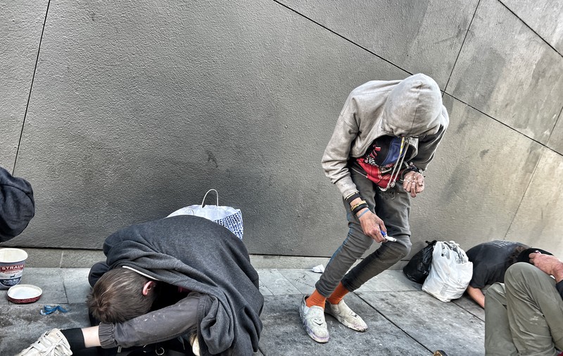 Cum arată „iadul drogurilor” din San Francisco, unde trăiesc 8.000 de dependenți fără adăpost: „Suntem niște animale sălbatice”