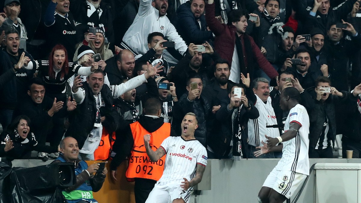 Fanii echipei Beșiktaș mai aveau puțin și intrau pe teren să se bucure cu favoriții lor, după ce Quaresma a deschis scorul cu Napoli