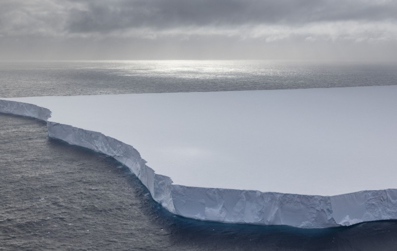 Un iceberg gigant vechi de 39 de ani se topește în largul Antarcticii