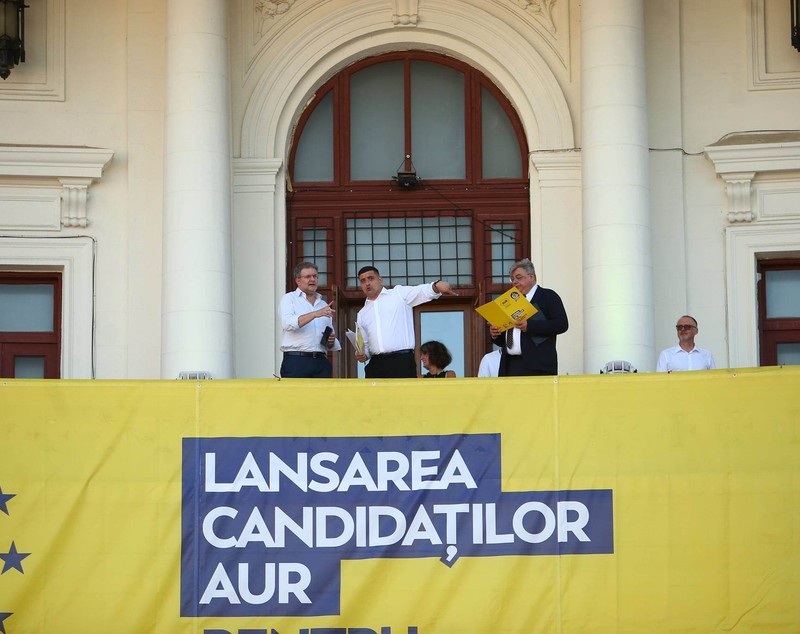 AUR și-a lansat candidații la europarlamentare în fața a mii de susținători. Simion: Dacă Viktor Orban își face temele, s-ar putea să-l vrem în proiectul nostru european