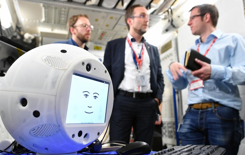 Un robot care detectează emoțiile va ajuta astronauții de pe Stația Spațială Internațională