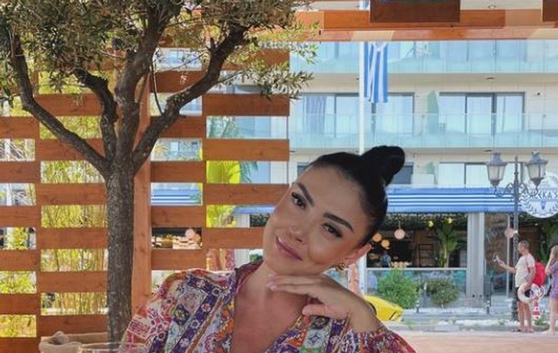 Imagini cu Andreea Mantea la plajă. Cum arată prezentatoarea în costum de baie
