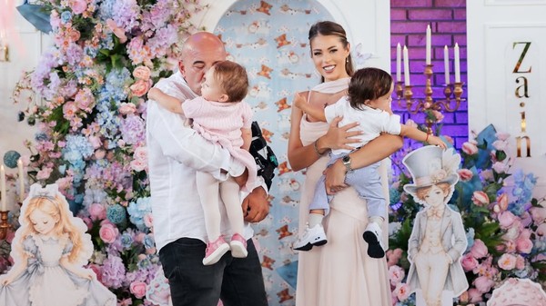 Roxana Nemeș și familia sa