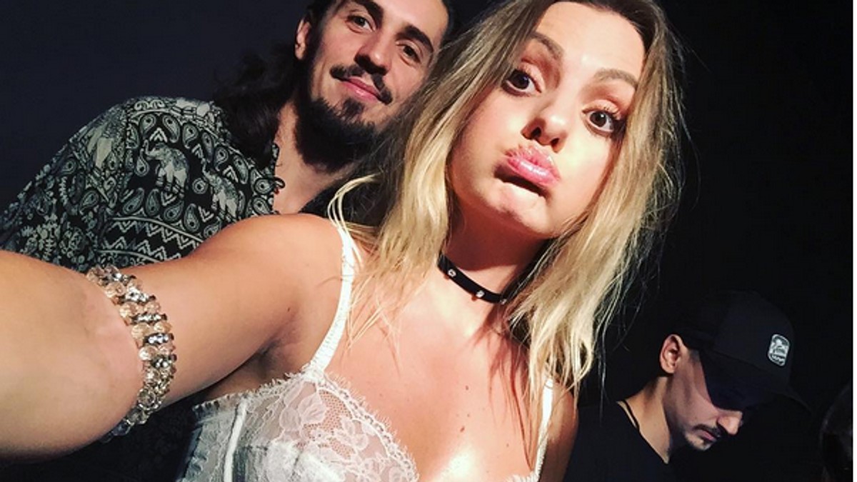 Alexandra Stan, roșcată și cu părul scurt
