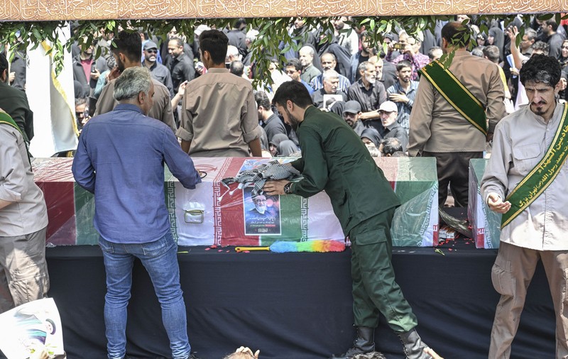 Ultima zi de funeralii în Iran. Președintele Ebrahim Raisi, înmormântat în orașul-sfânt Mașhad