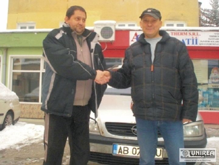 Gheorghe Dumitru (dreapta), alături de Trif, alt jucător al Unirii plecat prea devreme dintre noi FOTO: ziarulunirea.ro