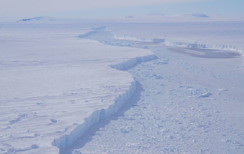 Aisberg mai mare decât județul Constanța, descoperit de NASA