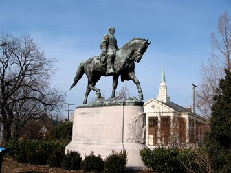 Statuia lui Lee, din Charlottesville | Foto: EPA