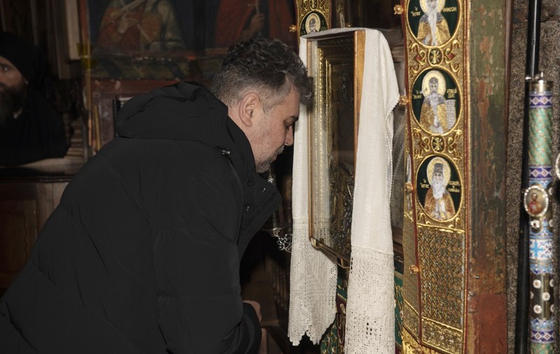 Marcel Ciolacu, din nou la Muntele Athos: „Niciun pământean nu merită o asemenea onoare”