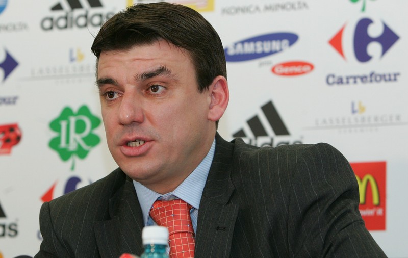Prodan îşi apără "Regele"! "Cum îşi permite un parvenit ca Massone...”