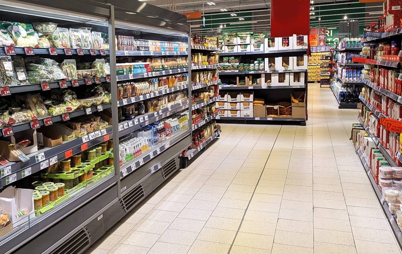 Un bărbat din Iași nu a primit o reducere de 35 de bani la bere și magazinul a fost amendat cu 50.000 de lei