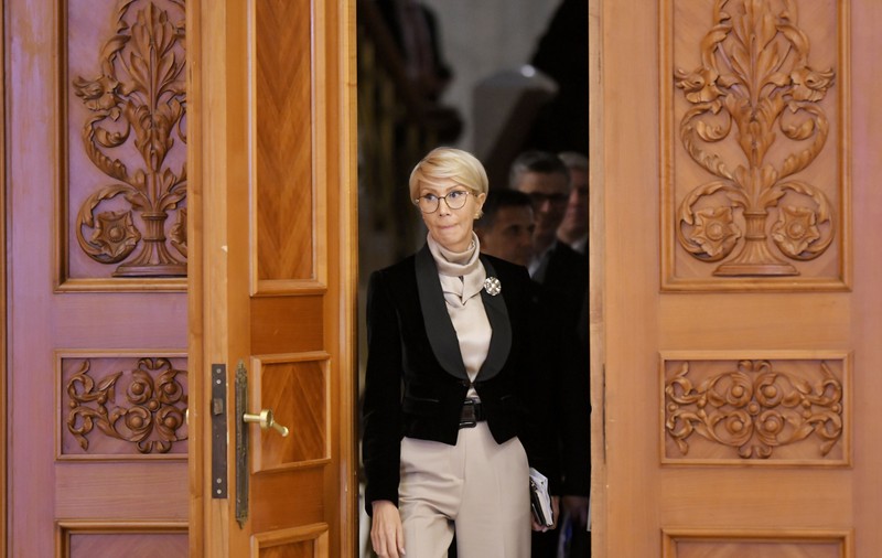 În timp ce discută despre asistații care primesc nemeritat ajutoare, guvernanții nu vorbesc despre bogații care își ascund averile