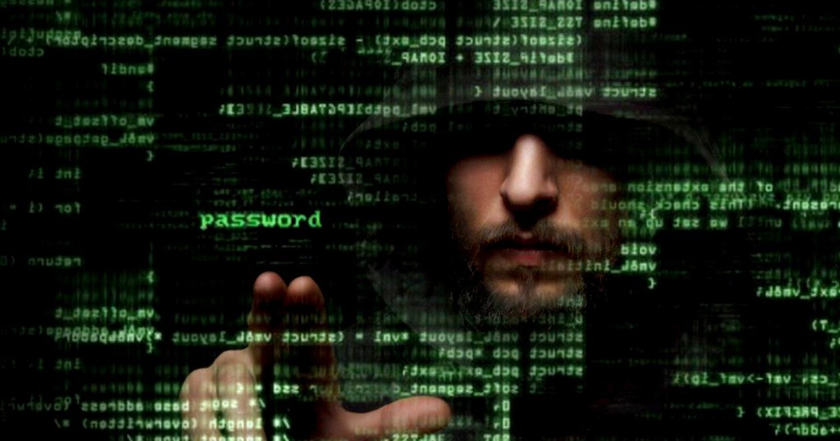 Avertisment de la Bitdefender: Hackerii se folosesc de numele a șase bănci din România cu scopul de a-i lăsa pe oameni fără bani în conturi. Hackeri pe fundal cu scris verde ca în Matrix