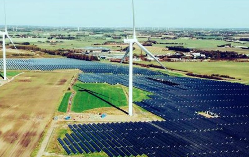 Un parc hibrid eolian-fotovoltaic va fi construit în Constanța de un dezvoltator danez
