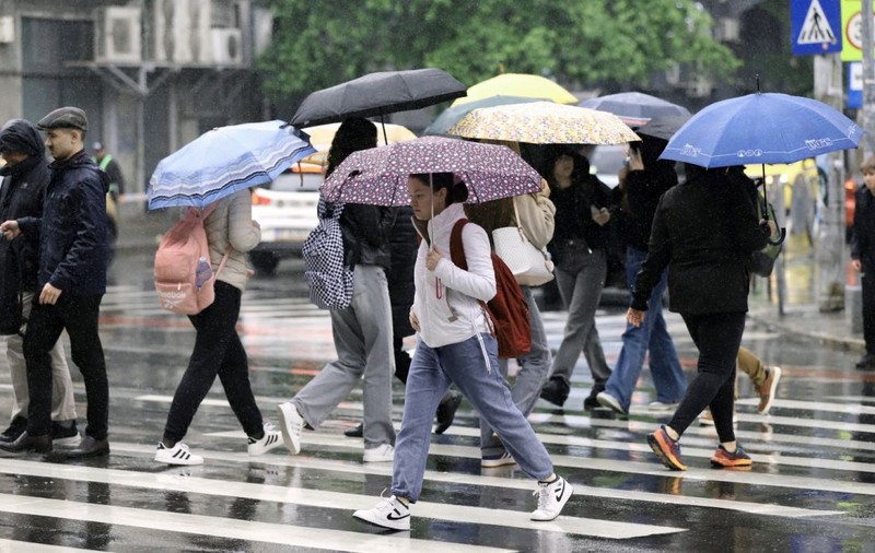 Cum va fi vremea în perioada 26 mai - 22 iunie 2025. Data de la care scăpăm de ploi și începe să se încălzească