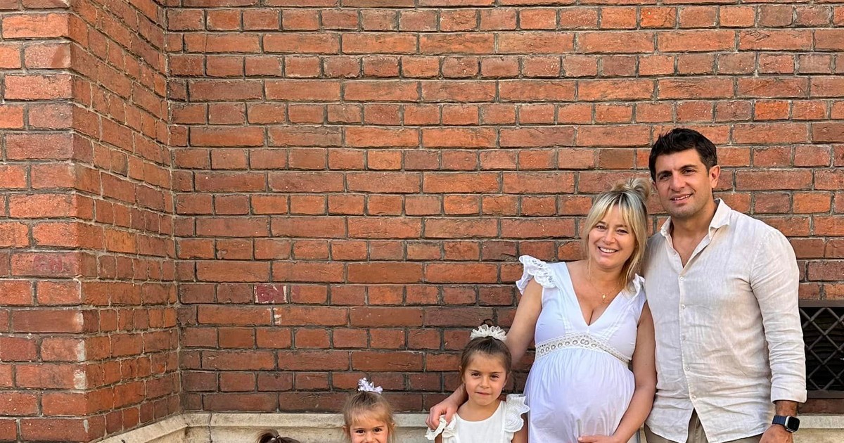 Laura Cosoi și familia