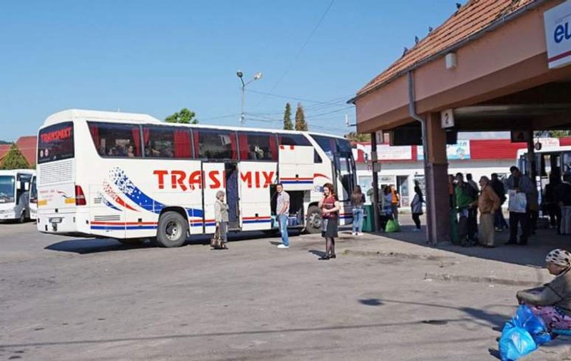 UPDATE/ Transportatorii au renunțat la protest. Cursele au fost reluate începând cu ora 14