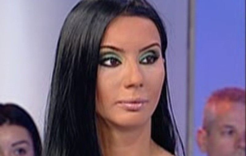 "Sunt Oana, SORA LUI VICTOR SLAV!". Uite CE DOCUMENT A FĂCUT PUBLIC această brunetă focoasă 