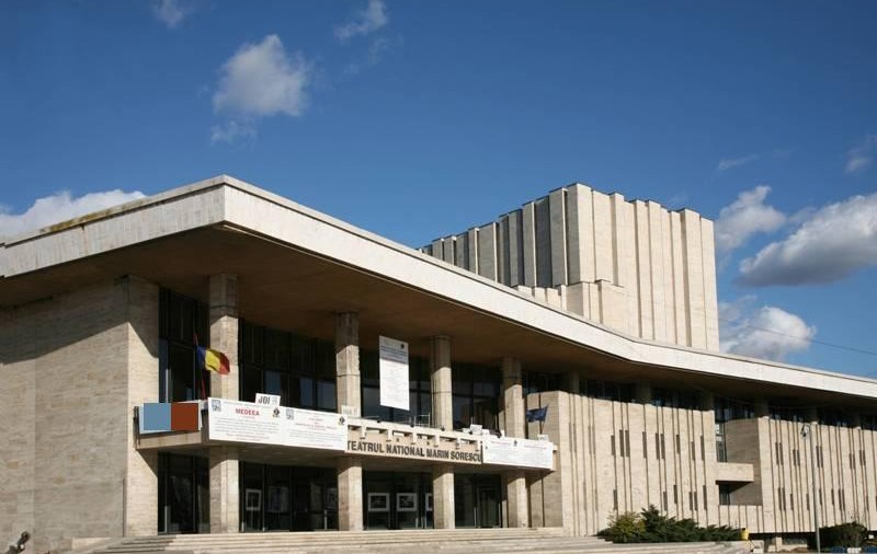 Un angajat al Teatrului Naţional din Craiova a murit la serviciu. Avea 51 de ani