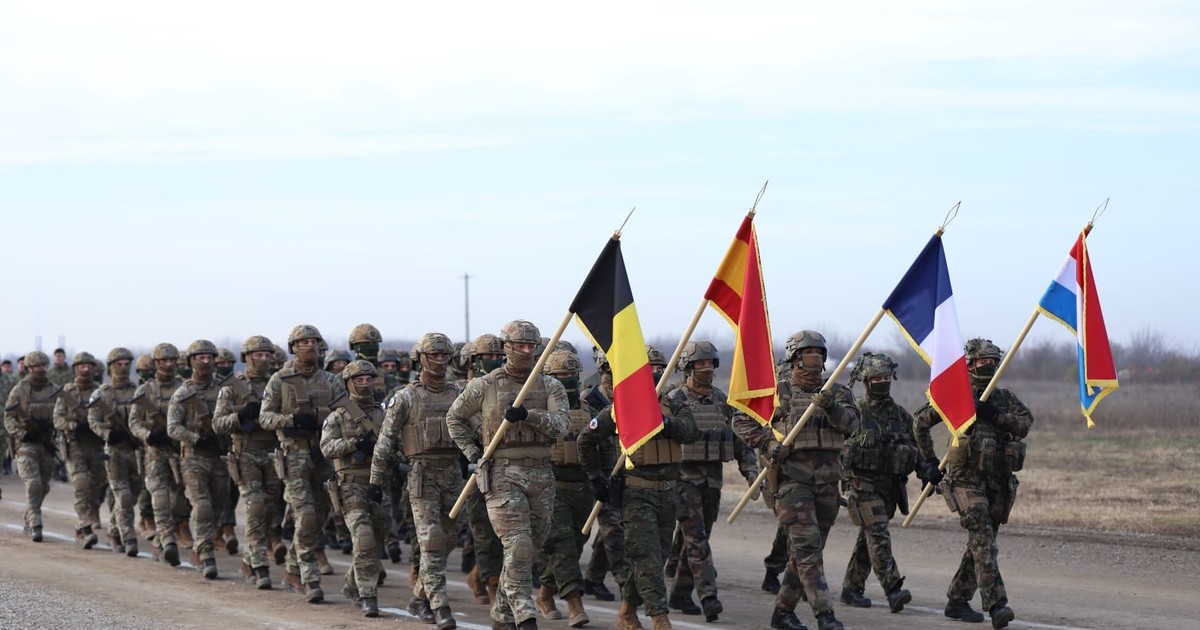 repetiții pentru Parada Militară Națională-3