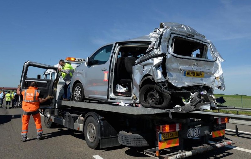 Românul căruia i-au murit bebelușul și soția într-un accident cu 3 morți, în Franța, judecat pentru că a produs tragedia