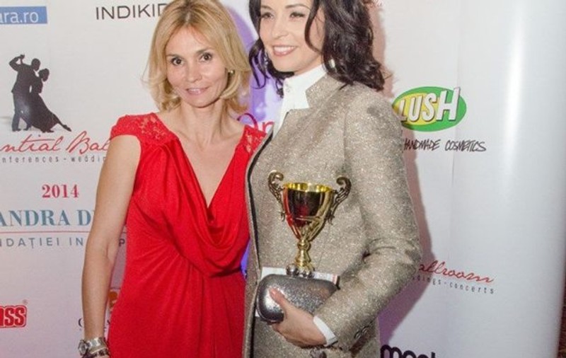 Ruxandra Dragomir i-a premiat pe Andreea Marin, Elena Udrea, Simona Pătruleasa, Mihai Leu şi Virgil Stănescu