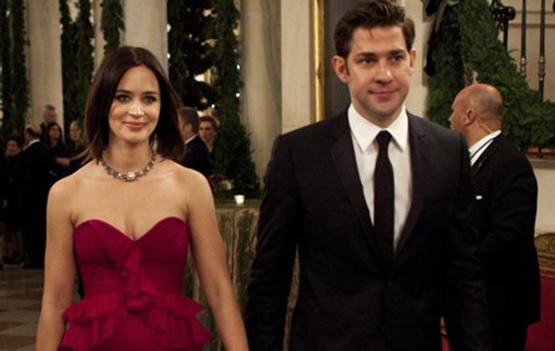 Iată cum s-a făcut de râs actriţa Emily Blunt în faţa preşedintelui Obama!