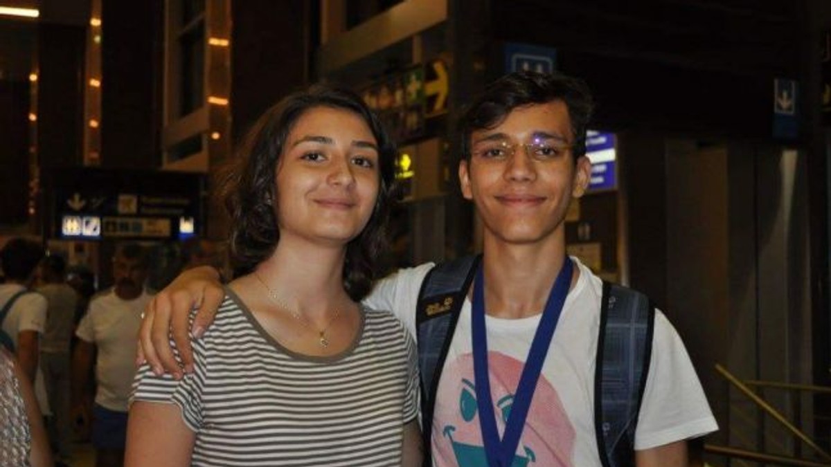 Povestea fraților din Câmpulung Muscel care sunt studenți la Oxford