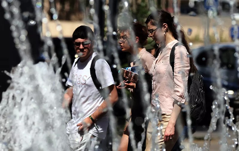Prognoza meteo pentru următoarele 4 săptămâni. Temperaturi mai ridicate decât normalul perioadei şi în prima lună de toamnă