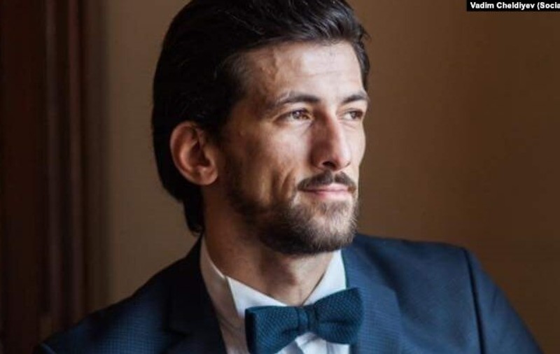 Cântărețul rus de operă Vadim Cheldiyev, condamnat la 10 ani de închisoare din cauza unui protest față de restricțiile de COVID