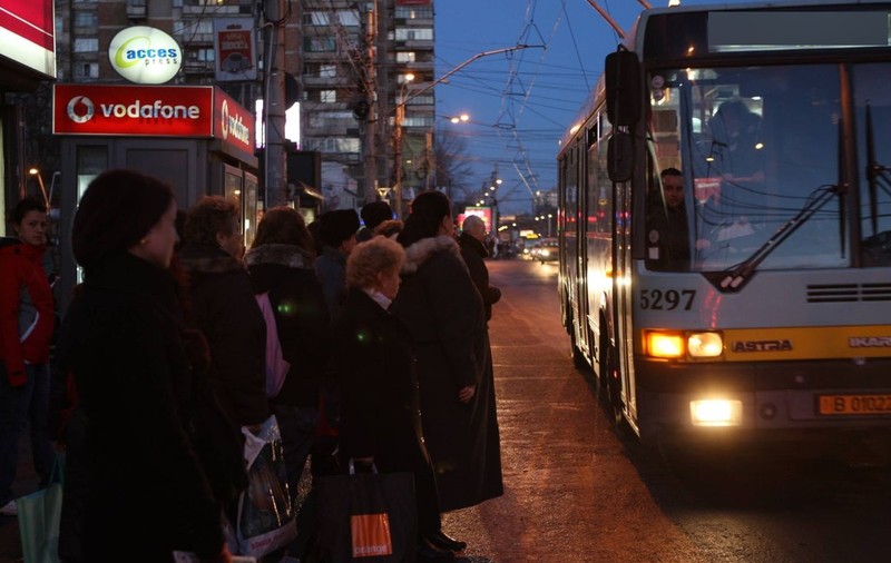 ATENȚIE, BUCUREȘTENI! Se MODIFICĂ TRASEELE unor TROLEIBUZE din CAPITALĂ!